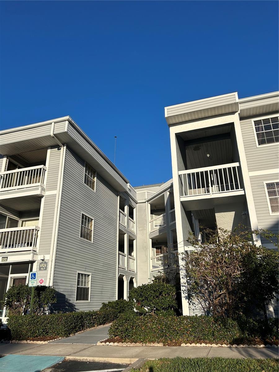 Image 2 of 22 For 6924 Stones Throw Circle N 8306