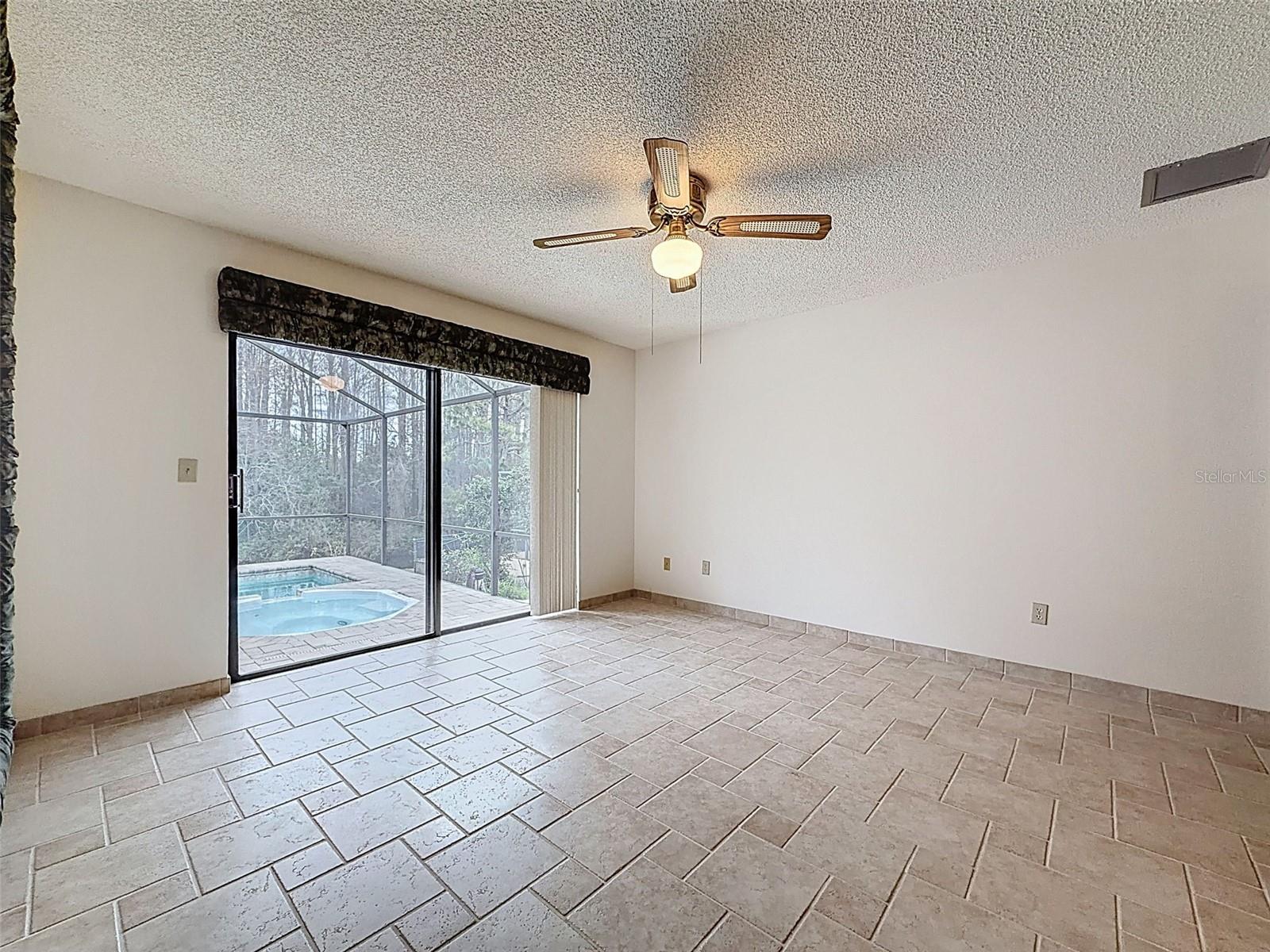 Image 33 of 58 For 1373 Disston Avenue