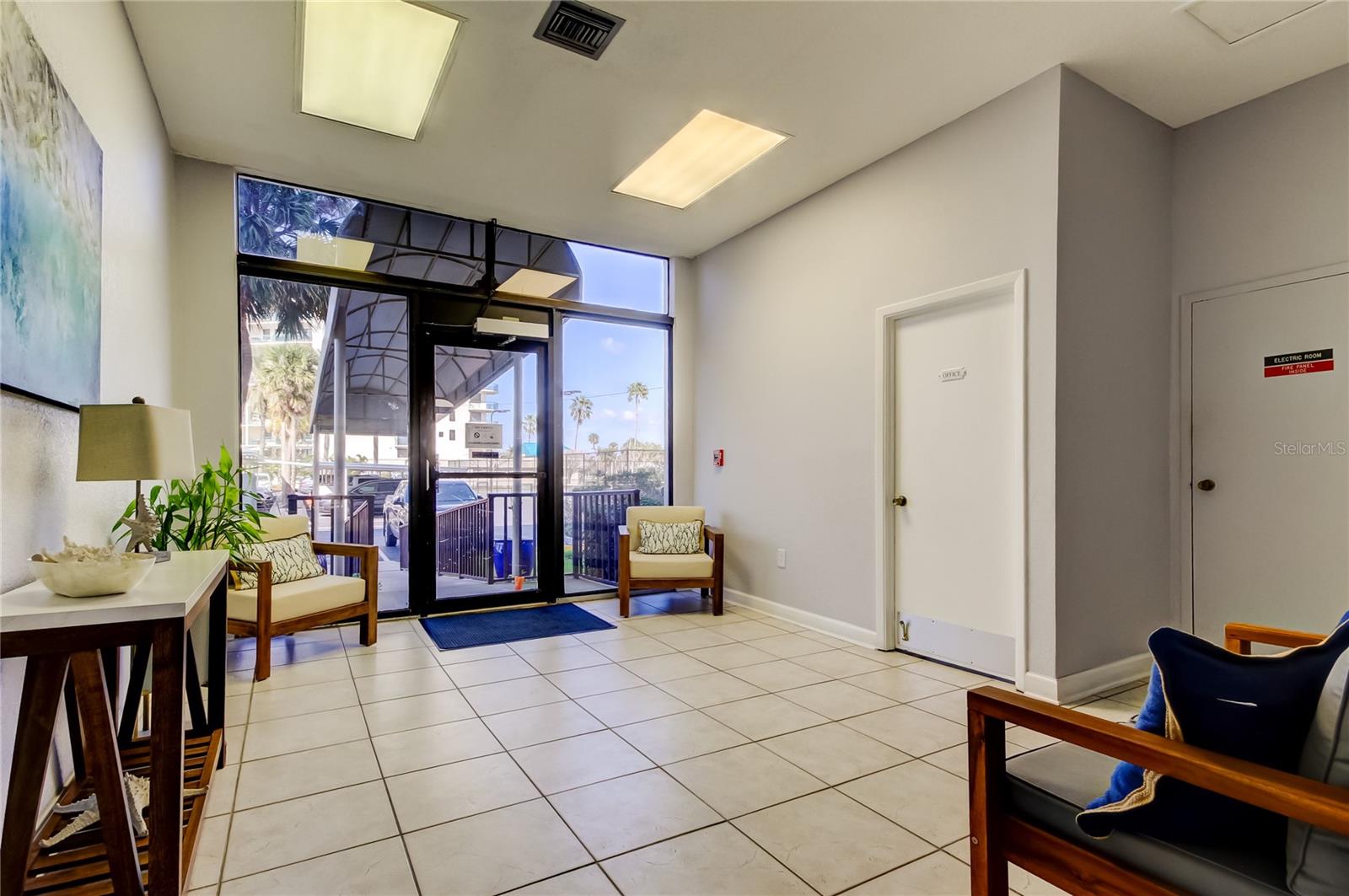 Image 11 of 100 For 660 Island Way 903