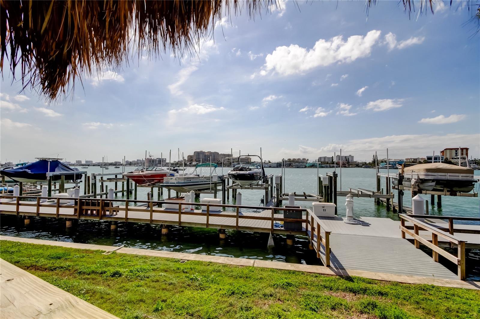 Image 32 of 100 For 660 Island Way 903