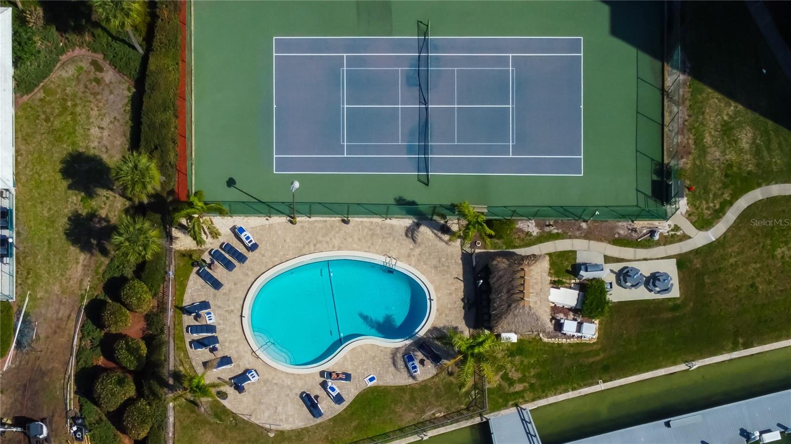 Image 4 of 100 For 660 Island Way 903