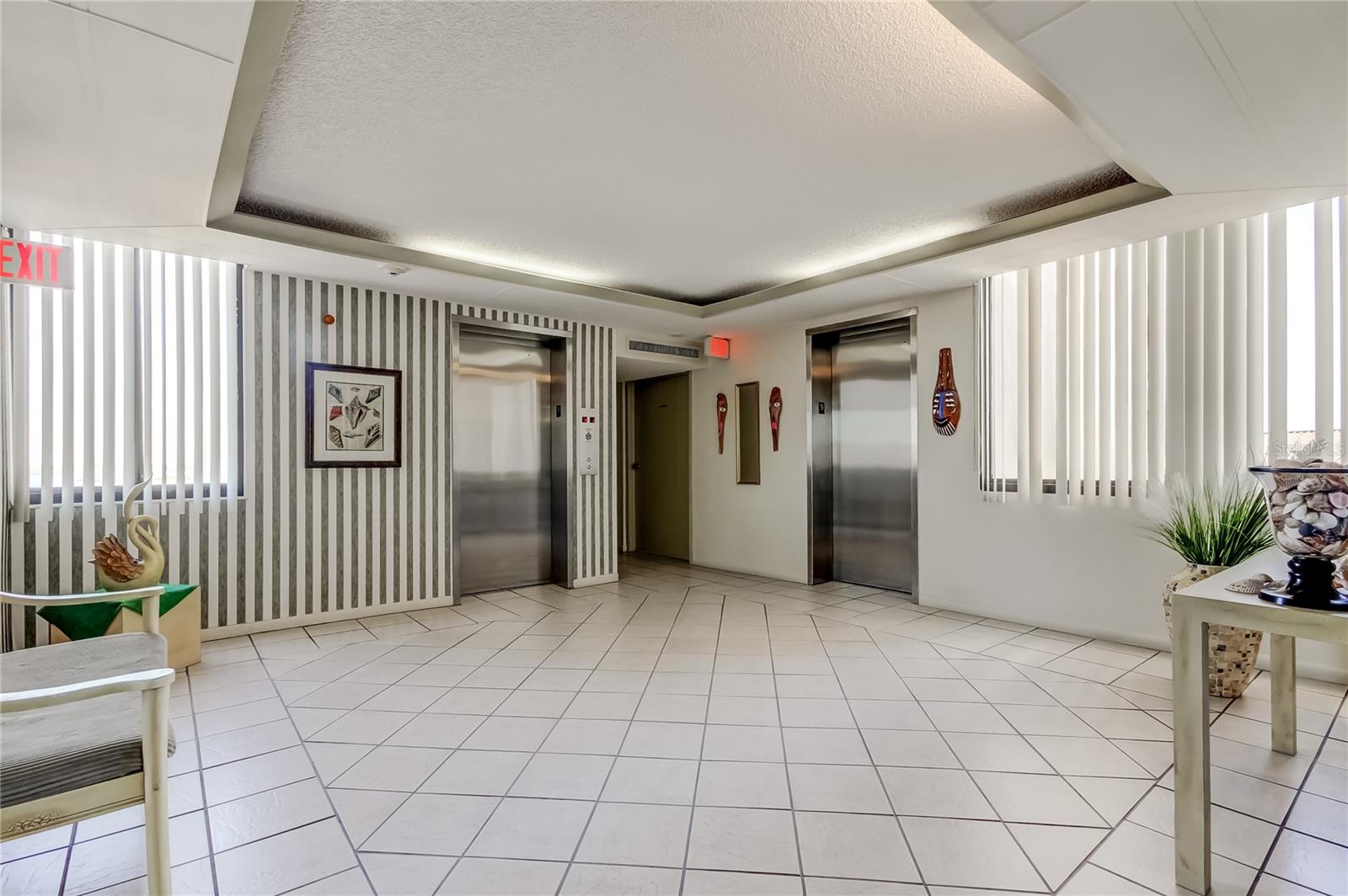 Image 41 of 100 For 660 Island Way 903