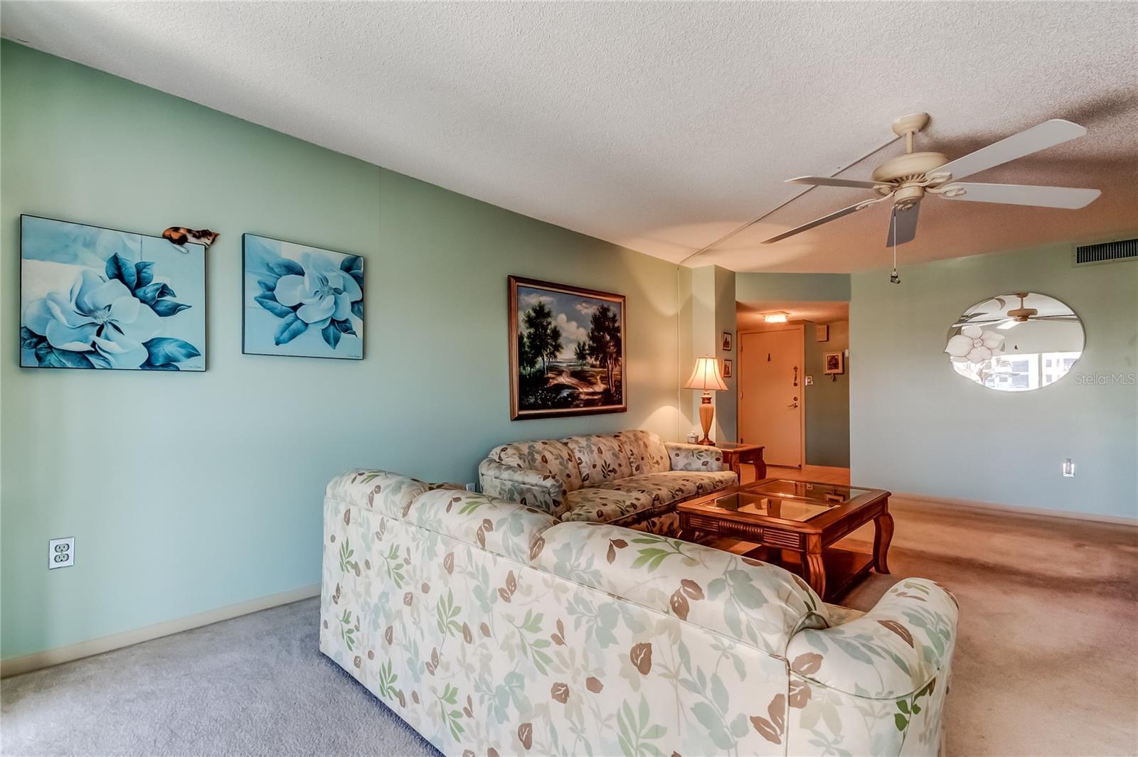 Image 47 of 100 For 660 Island Way 903