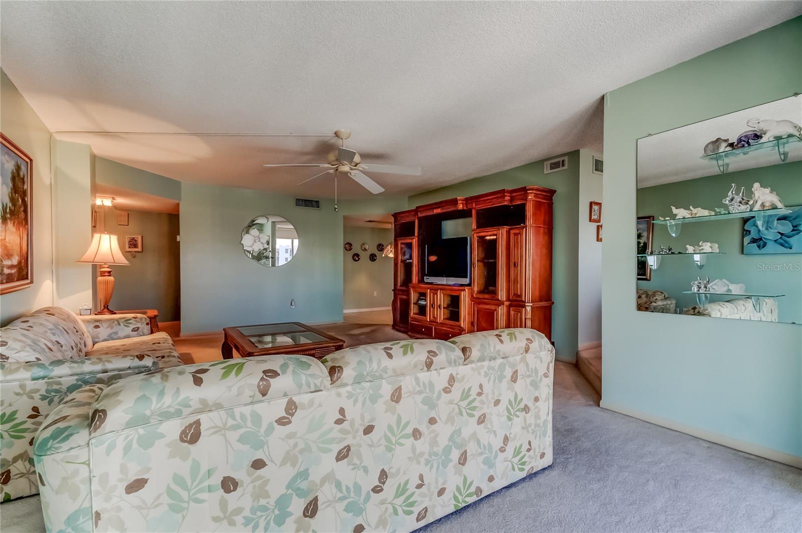 Image 48 of 100 For 660 Island Way 903