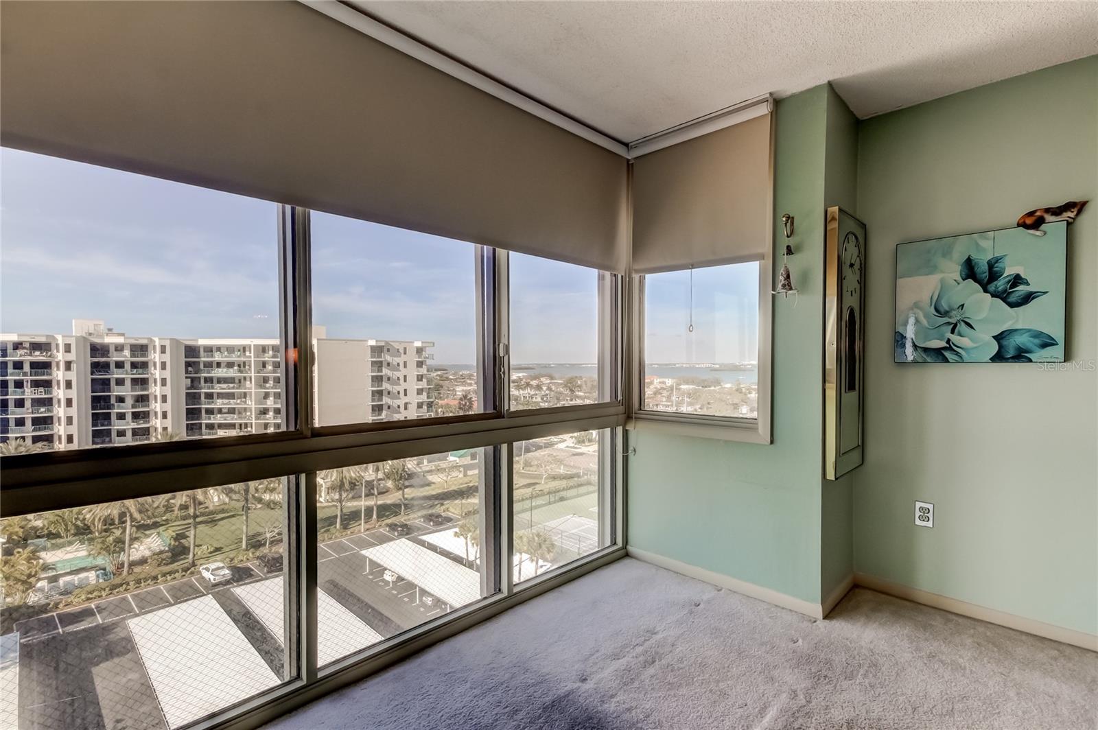 Image 49 of 100 For 660 Island Way 903