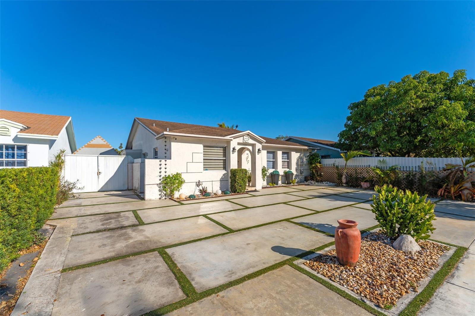 Image 2 of 41 For 17231 115th Avenue