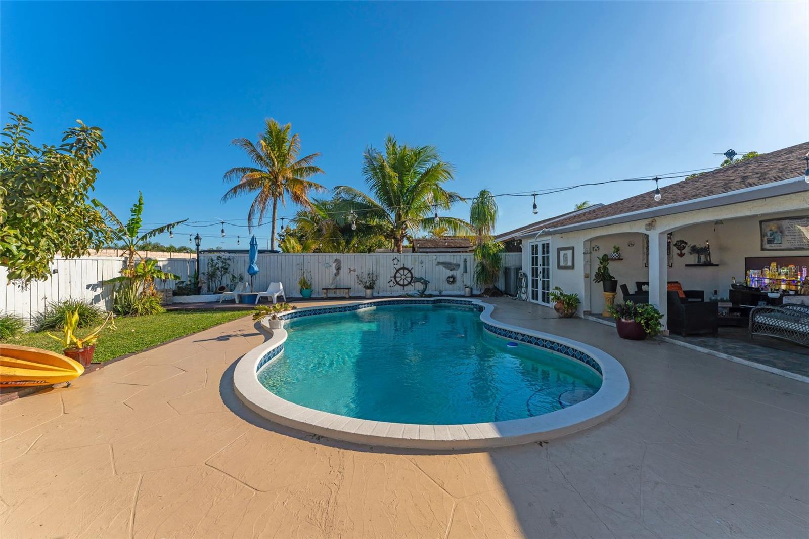 Image 21 of 41 For 17231 115th Avenue