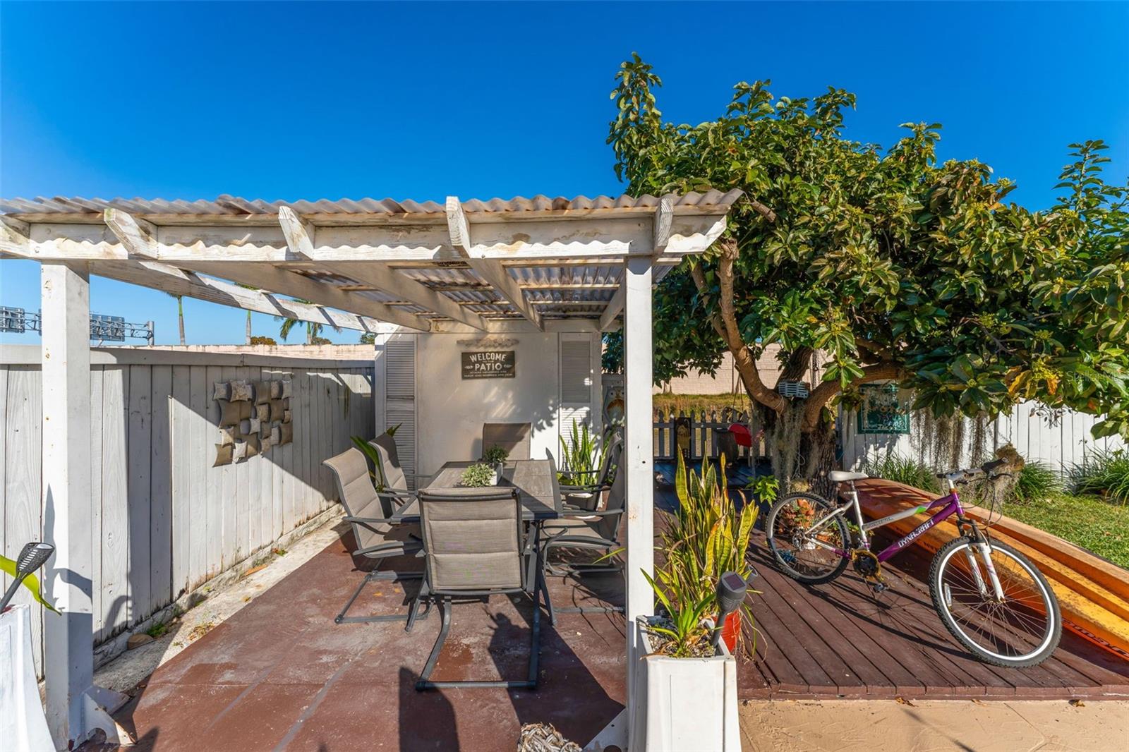 Image 26 of 41 For 17231 115th Avenue