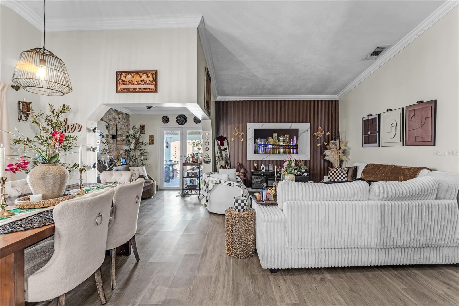 Image 4 of 41 For 17231 115th Avenue