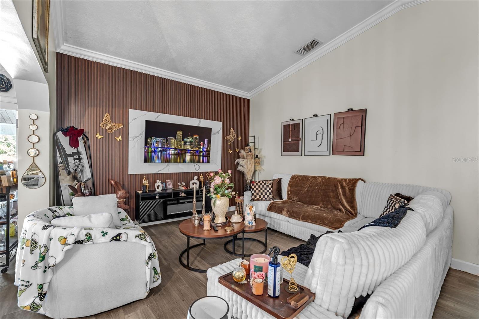 Image 8 of 41 For 17231 115th Avenue