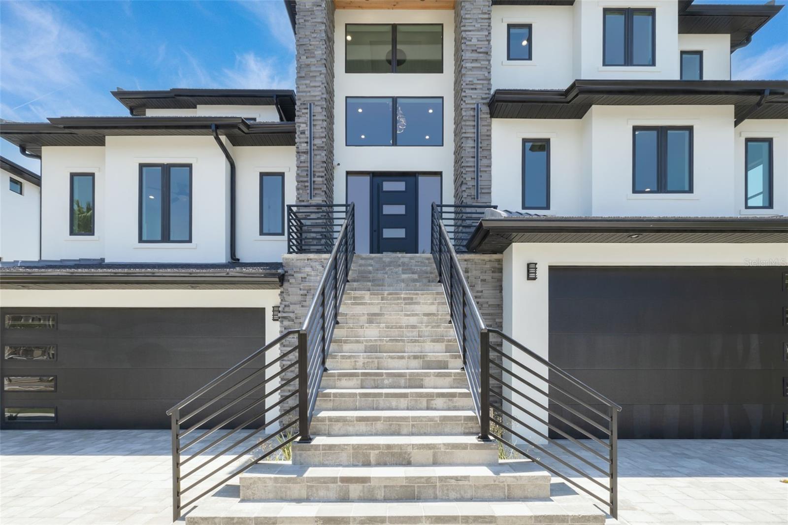 Image 11 of 98 For 6012 Kipps Colony Drive E