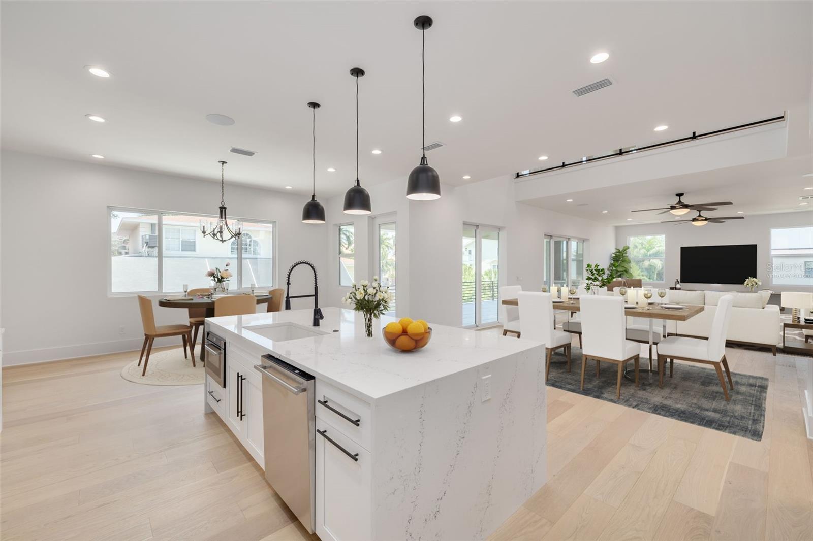 Image 22 of 98 For 6012 Kipps Colony Drive E