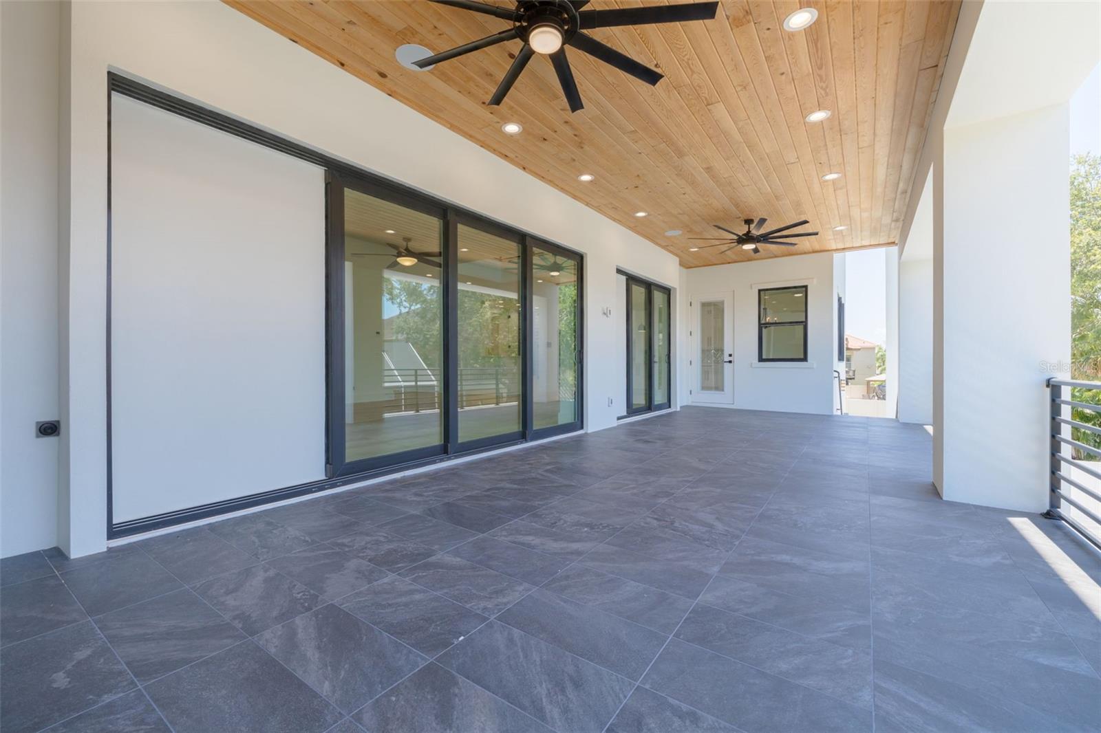 Image 28 of 98 For 6012 Kipps Colony Drive E