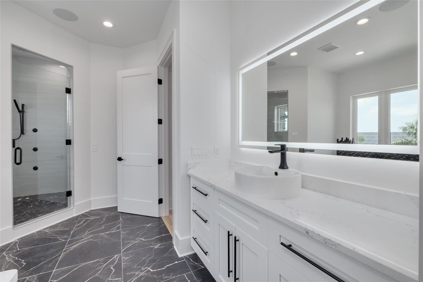 Image 46 of 98 For 6012 Kipps Colony Drive E