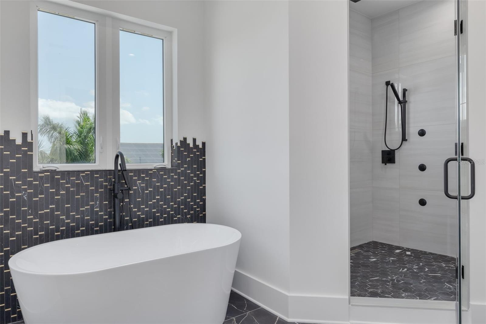 Image 47 of 98 For 6012 Kipps Colony Drive E