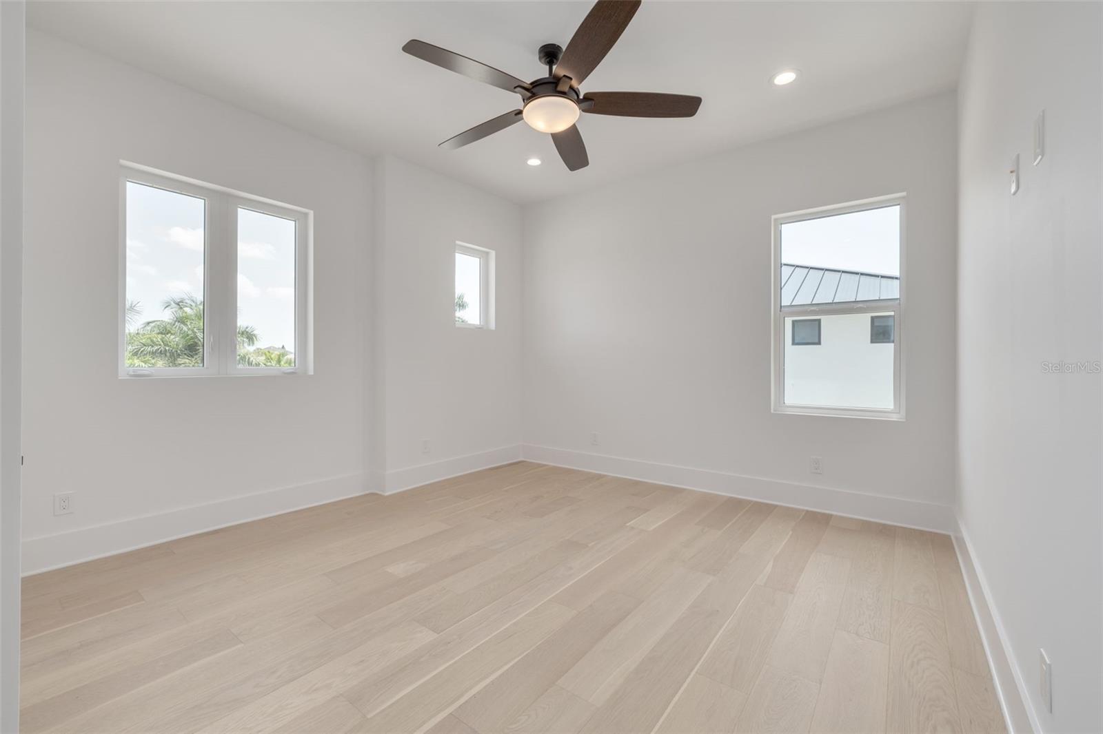 Image 48 of 98 For 6012 Kipps Colony Drive E