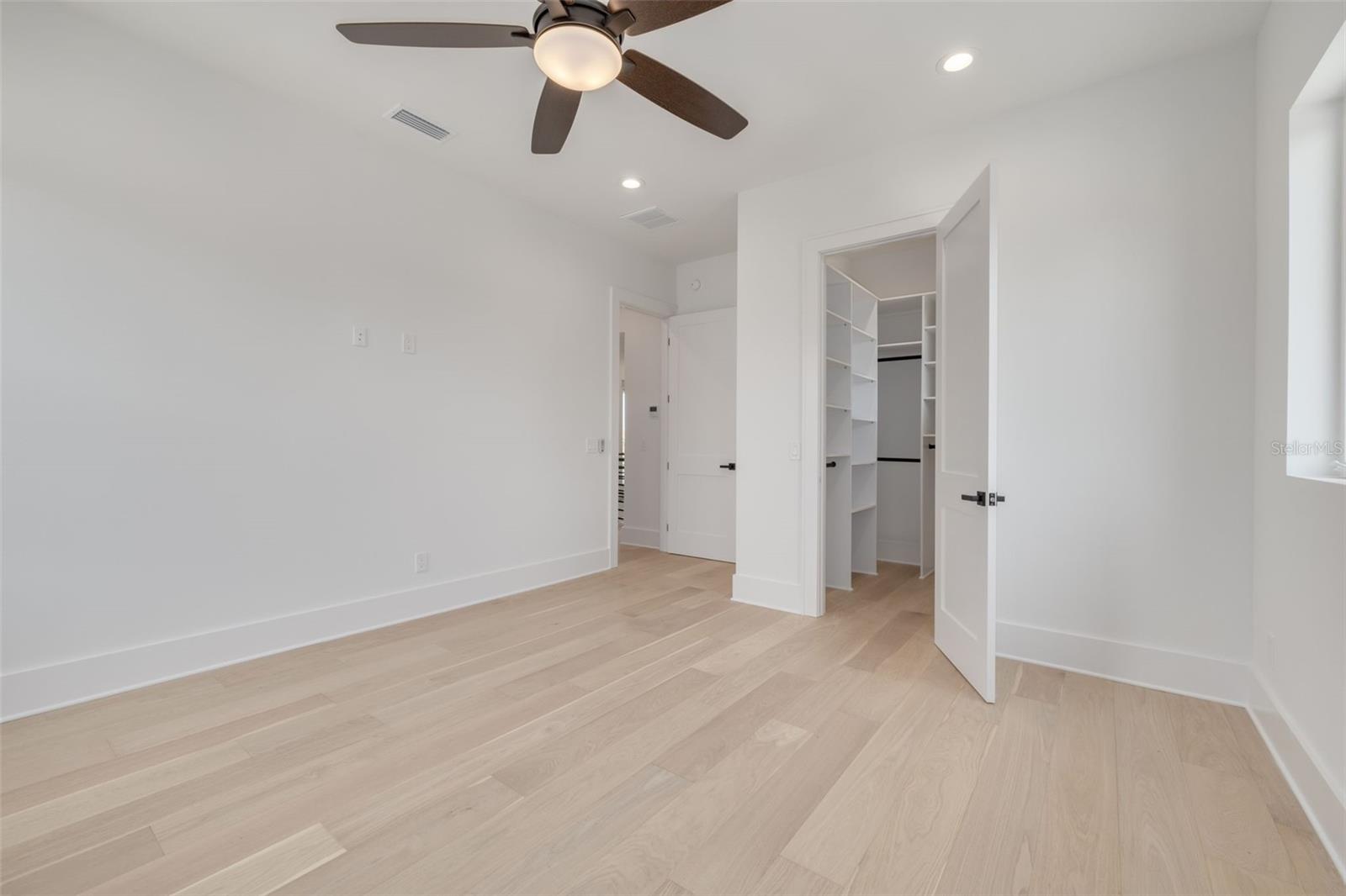 Image 49 of 98 For 6012 Kipps Colony Drive E