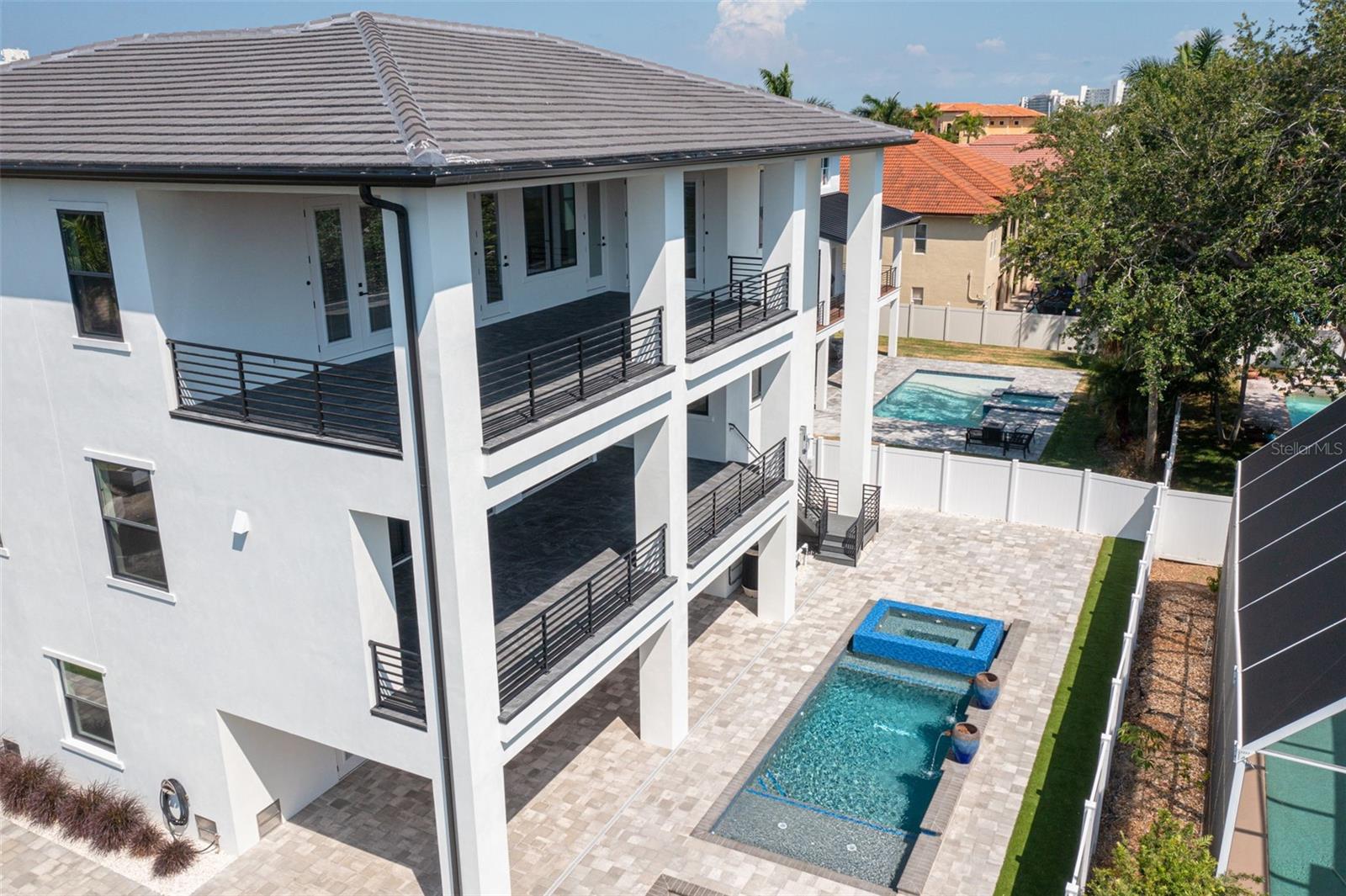 Image 5 of 98 For 6012 Kipps Colony Drive E