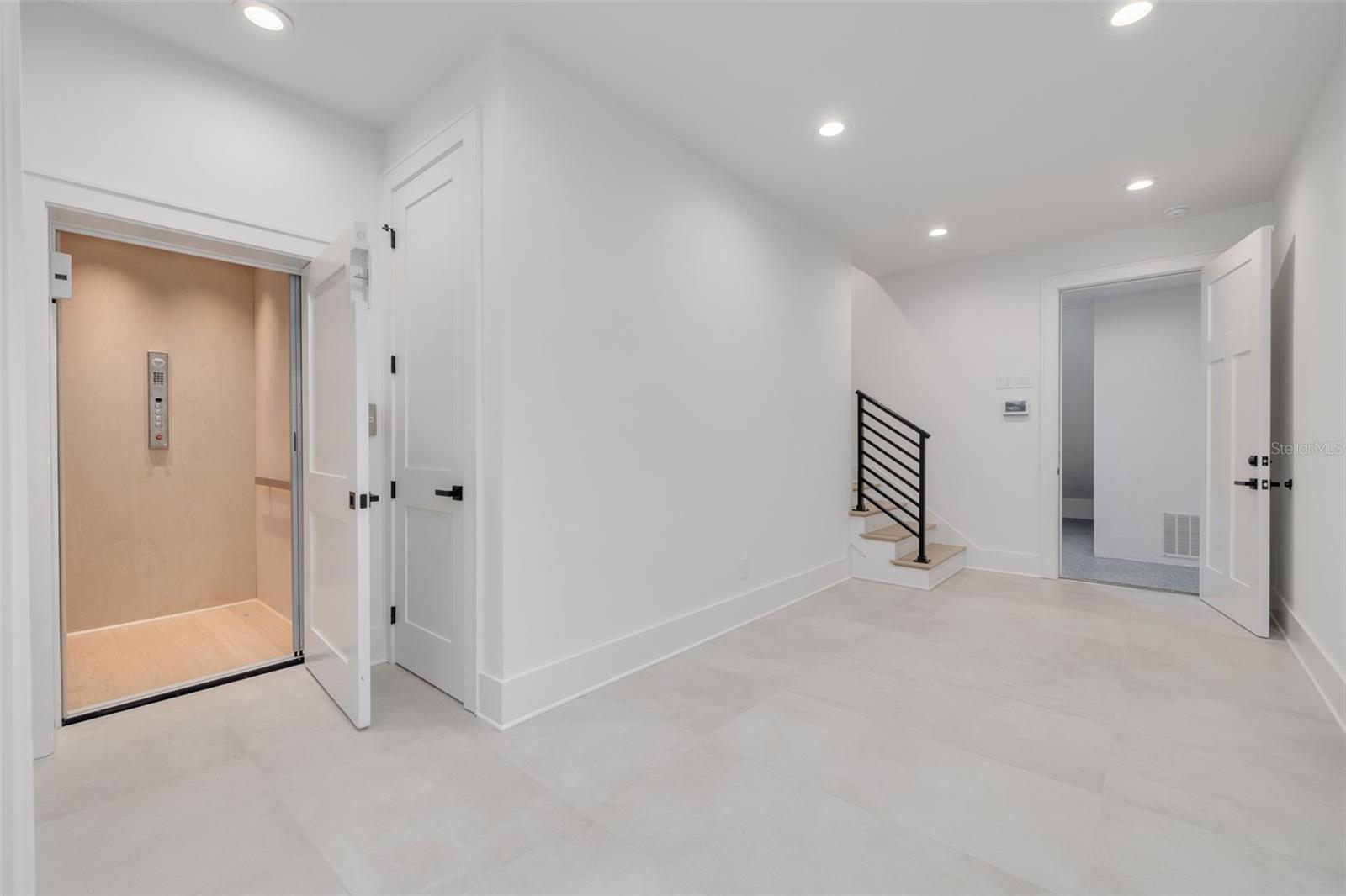 Image 67 of 98 For 6012 Kipps Colony Drive E