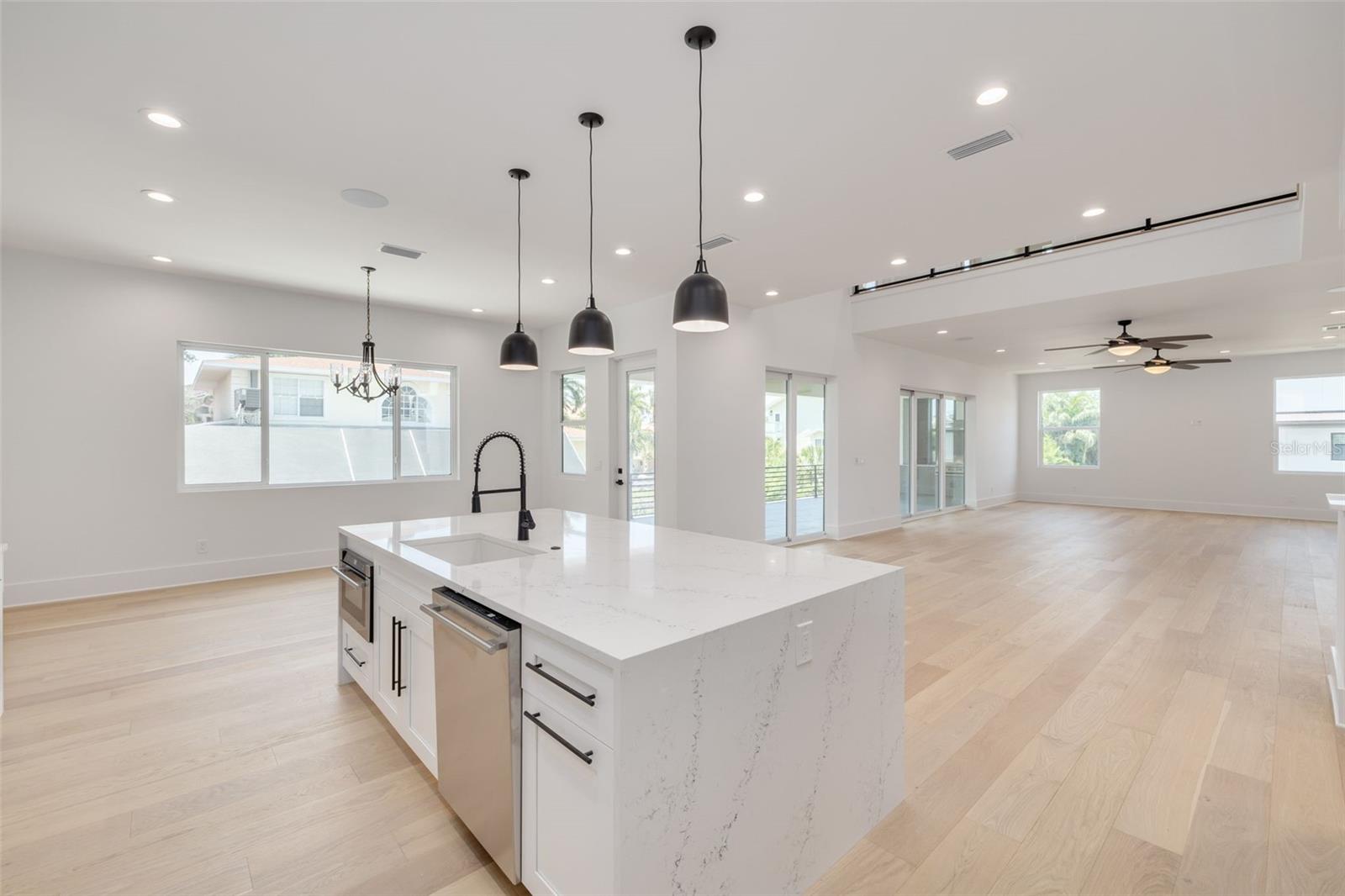 Image 79 of 98 For 6012 Kipps Colony Drive E