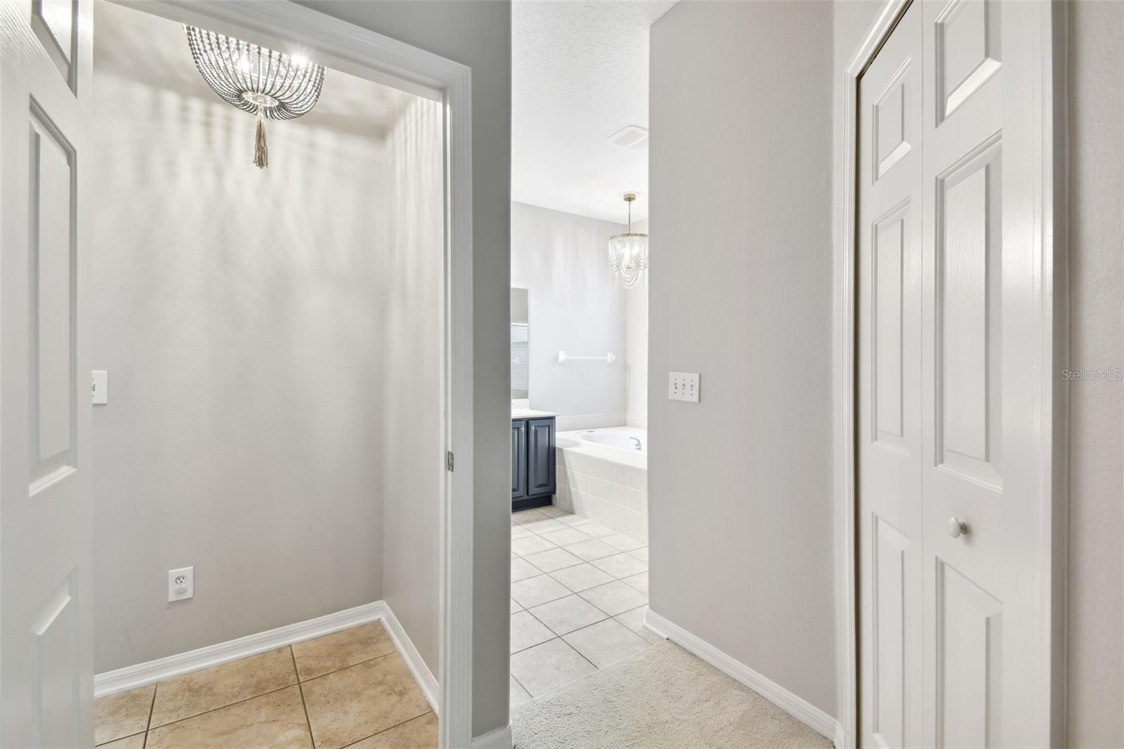 Image 28 of 82 For 8106 Kendelwick Court