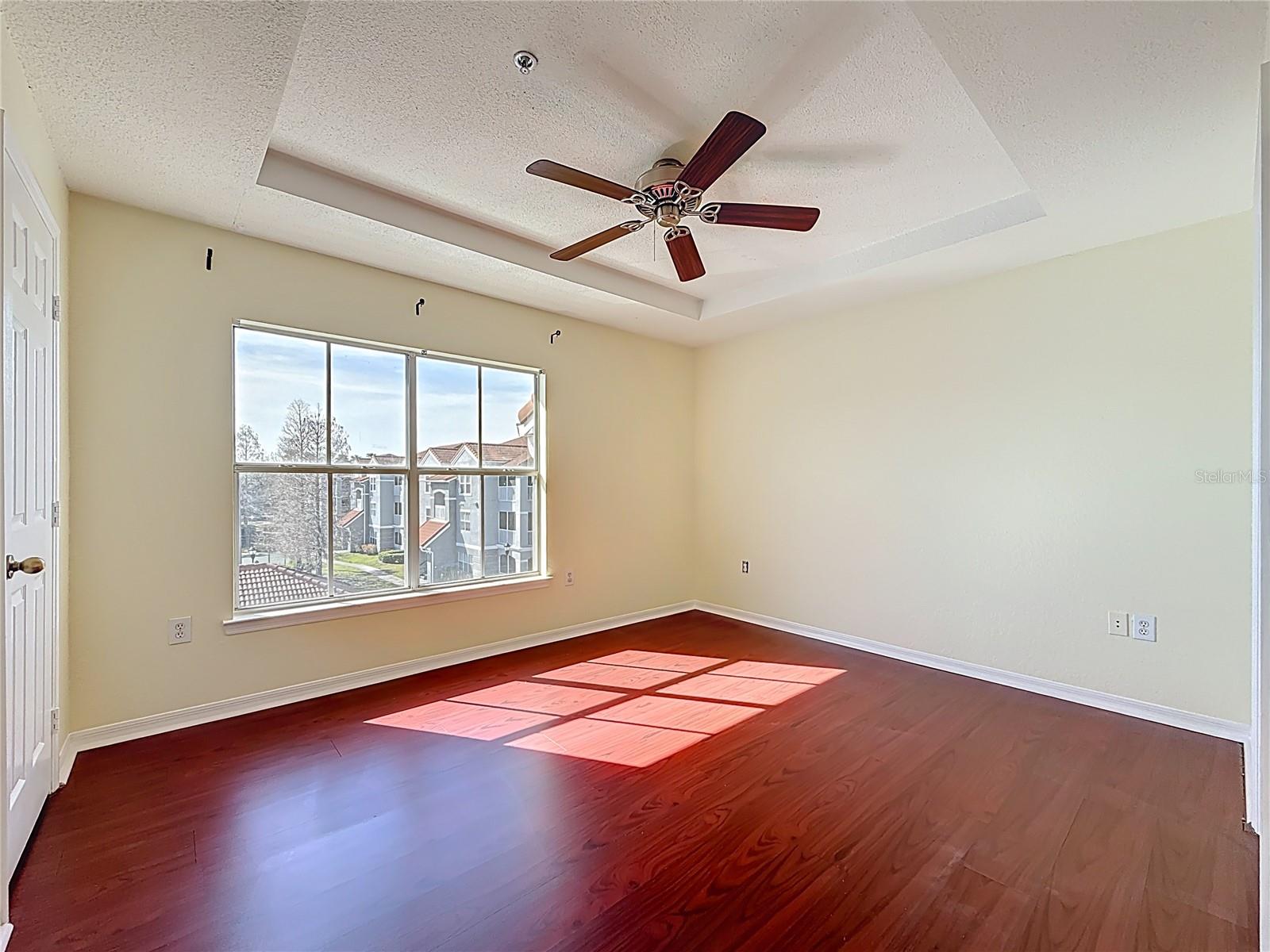 Listing photo id 12 for 18001 Richmond Place Drive 1233