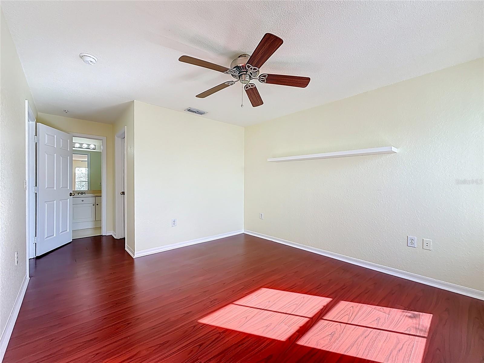 Listing photo id 20 for 18001 Richmond Place Drive 1233