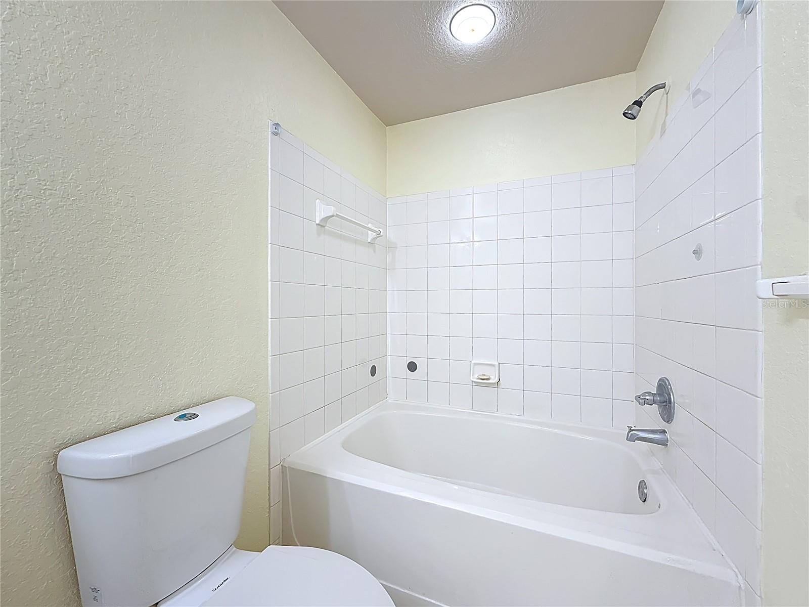 Listing photo id 22 for 18001 Richmond Place Drive 1233