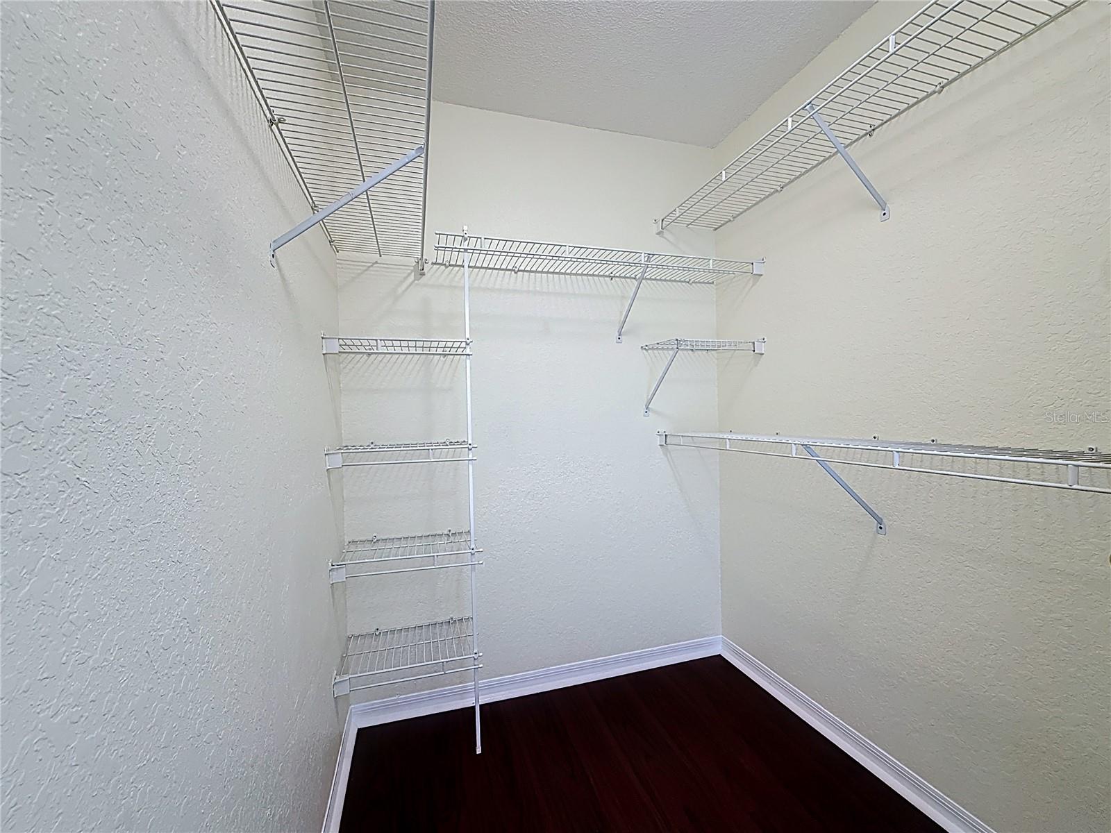 Listing photo id 24 for 18001 Richmond Place Drive 1233