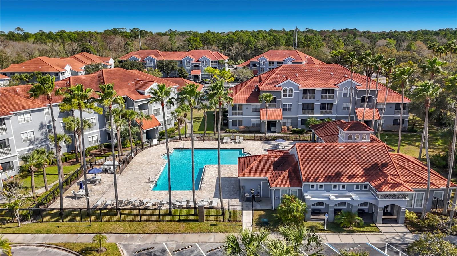 Listing photo id 32 for 18001 Richmond Place Drive 1233