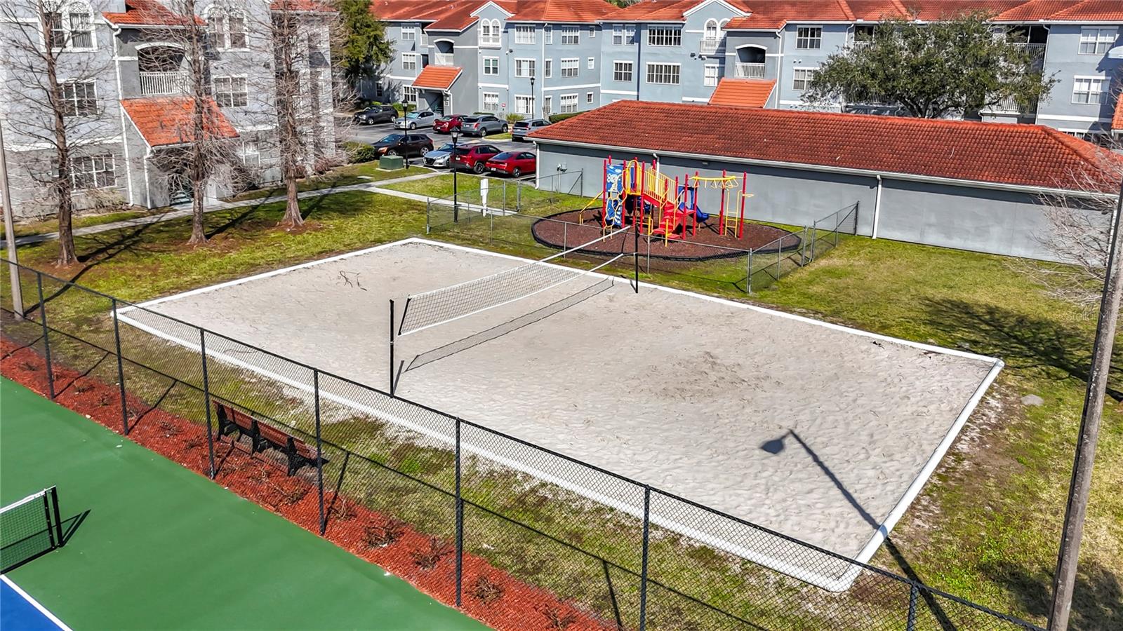 Listing photo id 35 for 18001 Richmond Place Drive 1233