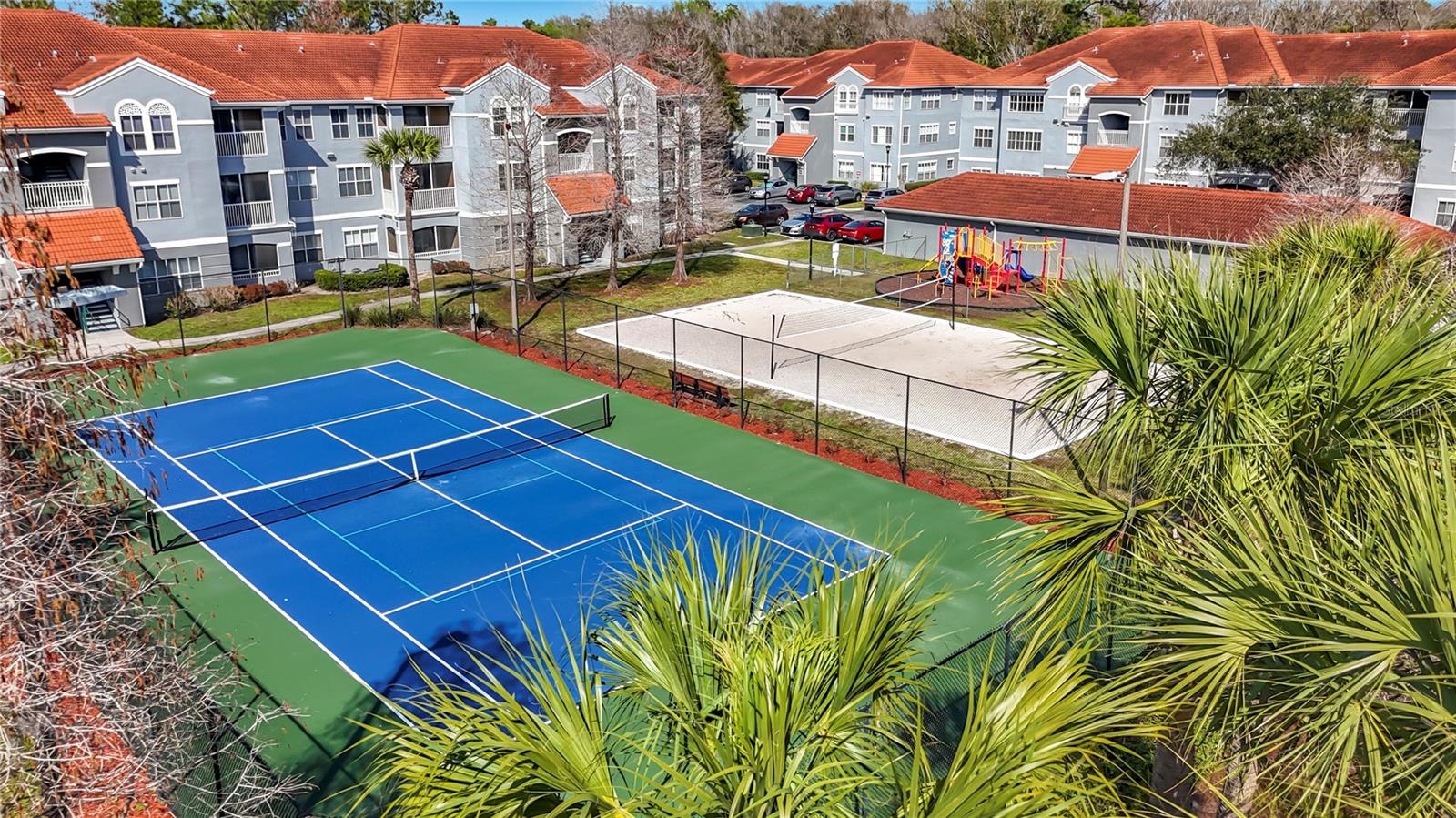 Listing photo id 36 for 18001 Richmond Place Drive 1233