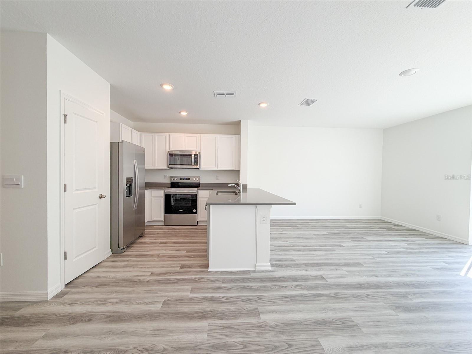 Image 4 of 16 For 31276 Paper Birch Street