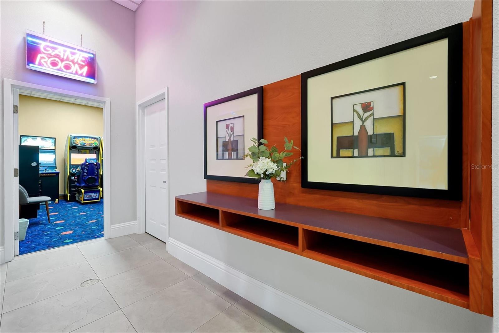 Image 16 of 47 For 8303 Palm Parkway 211