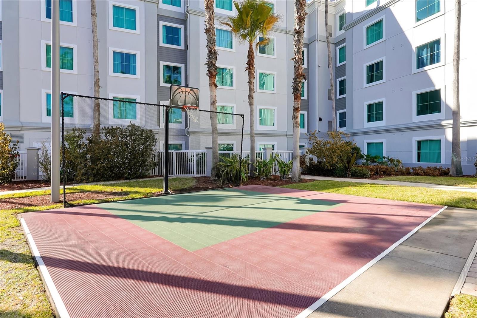 Image 27 of 47 For 8303 Palm Parkway 211