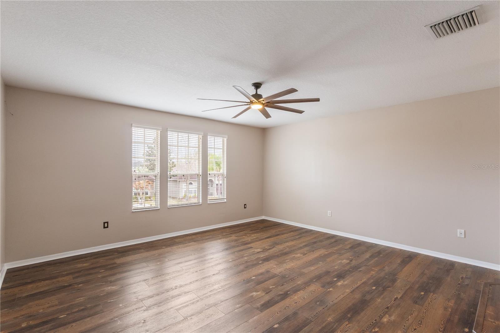 Image 11 of 37 For 17953 Cunningham Court