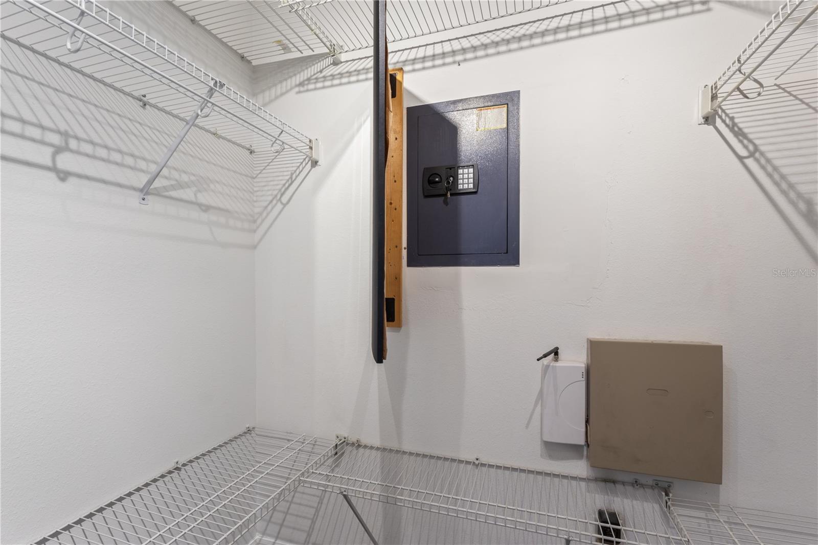 Image 16 of 37 For 17953 Cunningham Court