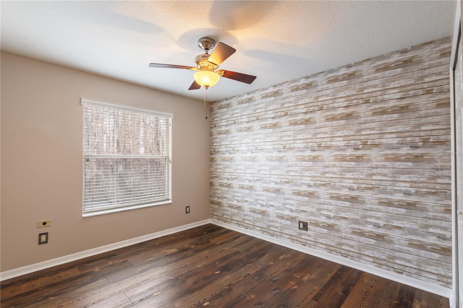 Image 20 of 37 For 17953 Cunningham Court