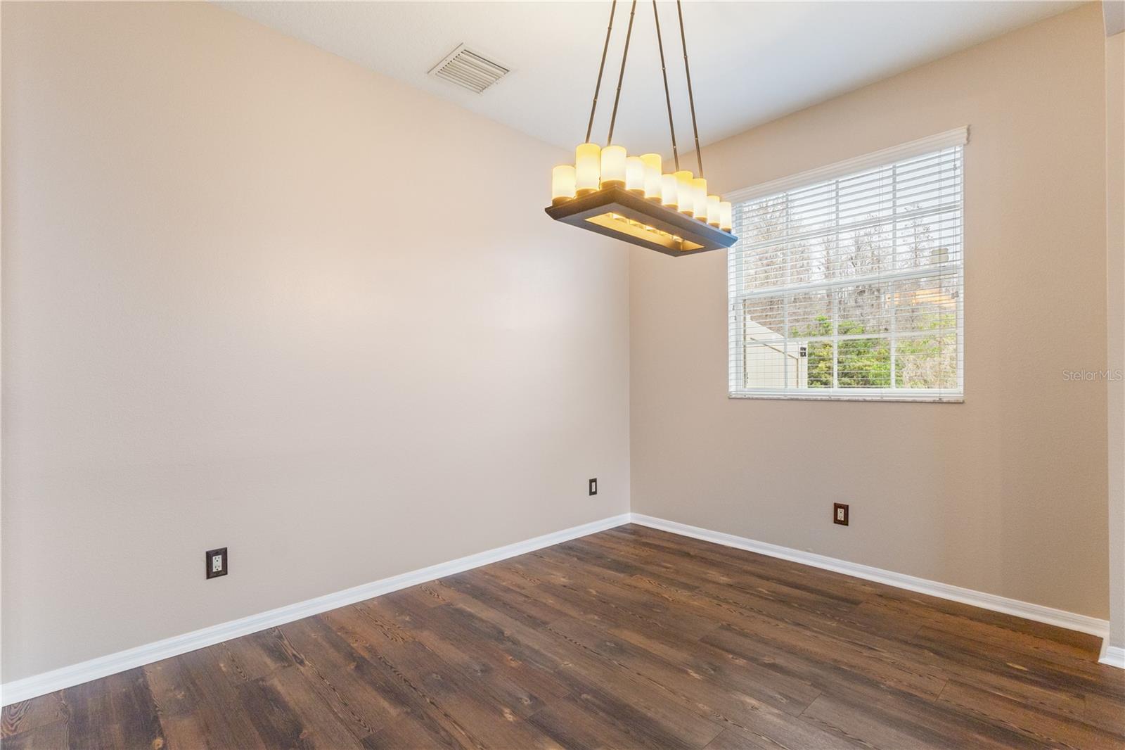 Image 5 of 37 For 17953 Cunningham Court