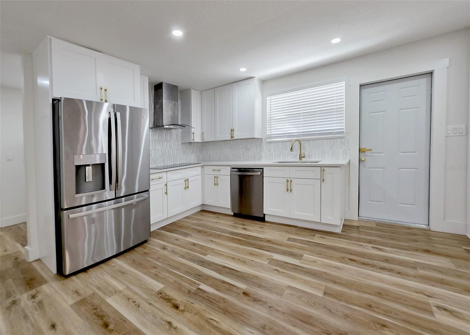 Image 16 of 42 For 1205 Emma Street