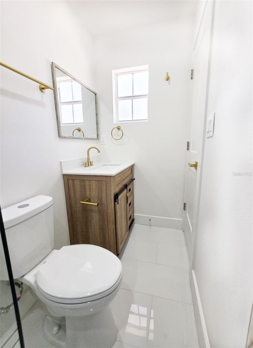 Image 21 of 42 For 1205 Emma Street