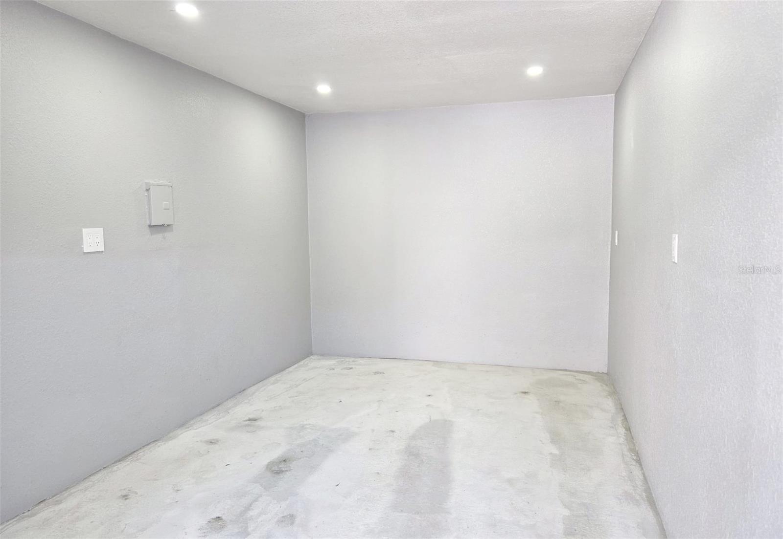 Image 35 of 42 For 1205 Emma Street