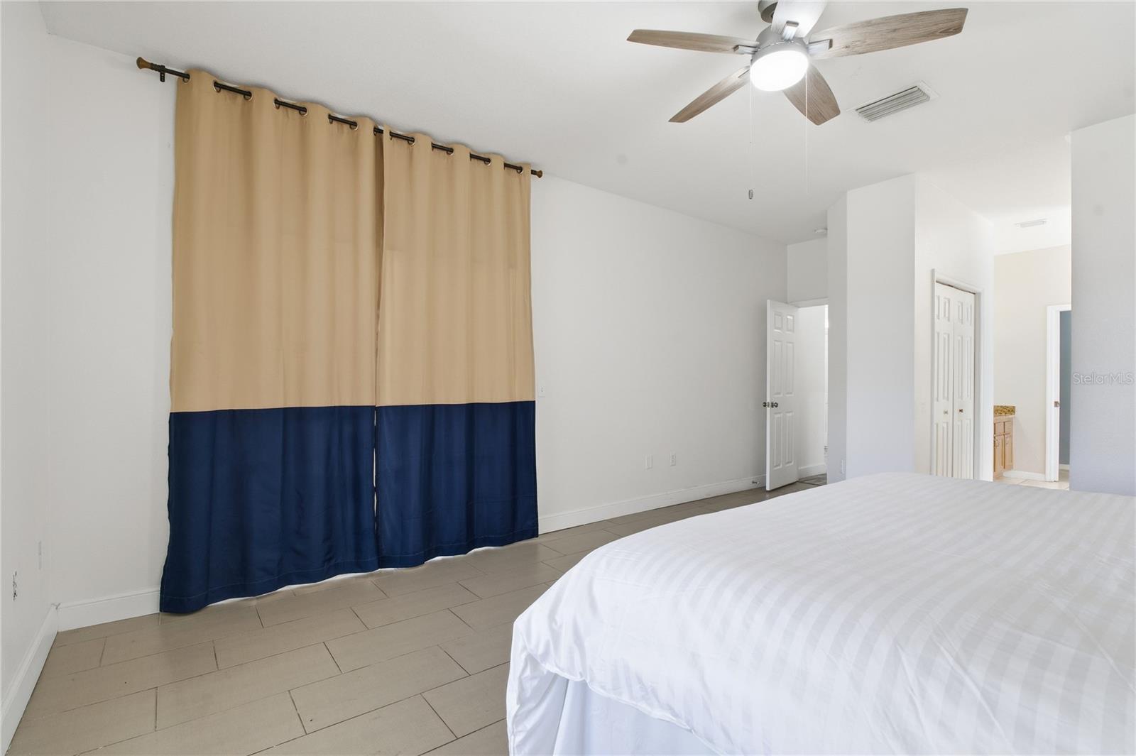 Image 13 of 51 For 20000 Harvie Lane