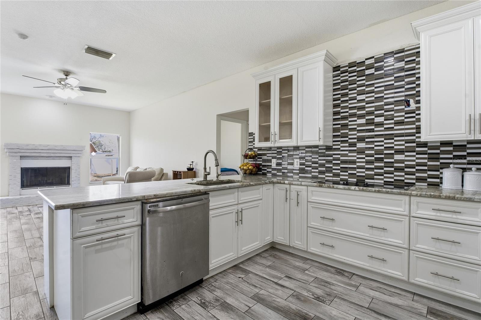 Image 23 of 51 For 20000 Harvie Lane