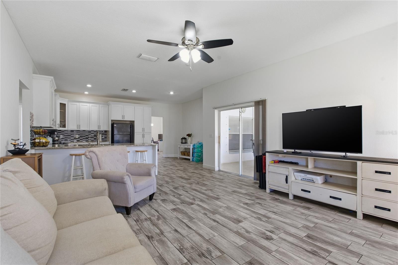 Image 28 of 51 For 20000 Harvie Lane