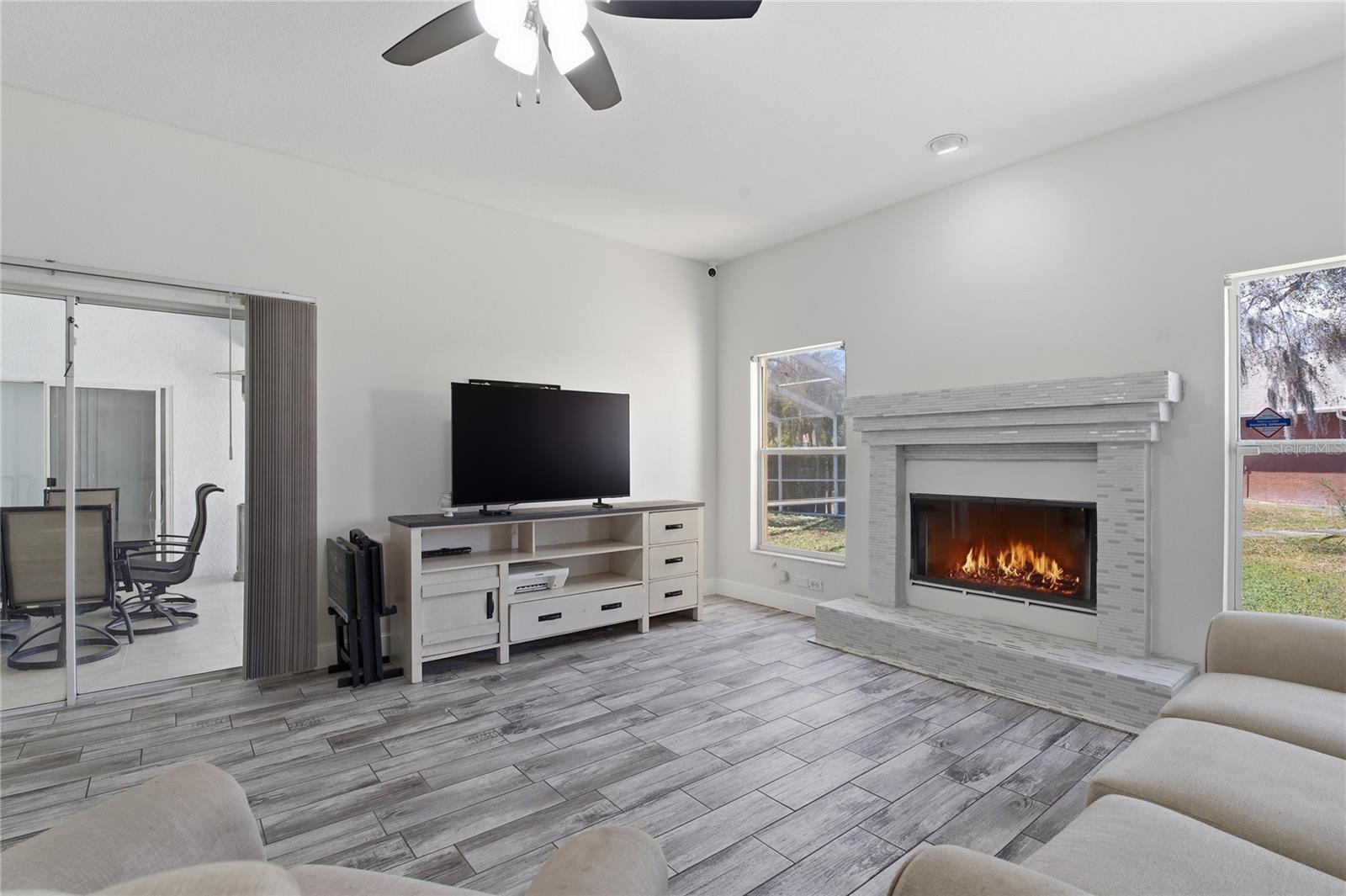 Image 29 of 51 For 20000 Harvie Lane