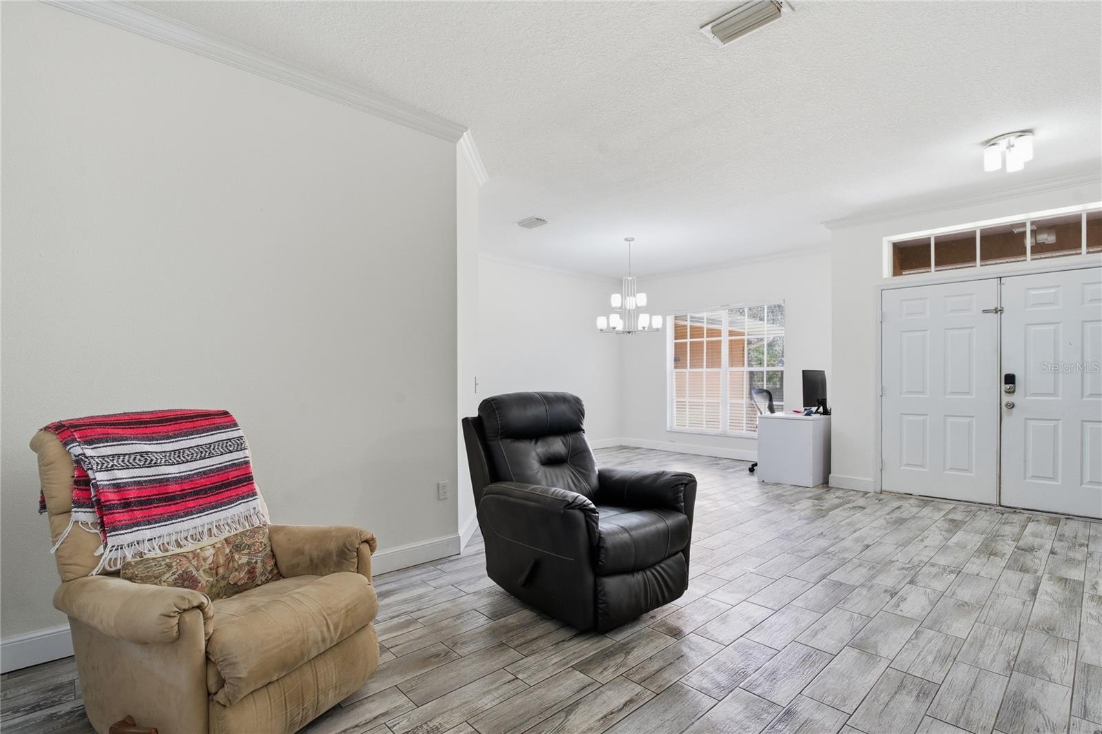 Image 6 of 51 For 20000 Harvie Lane