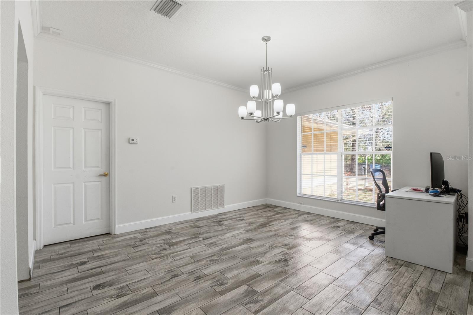 Image 7 of 51 For 20000 Harvie Lane