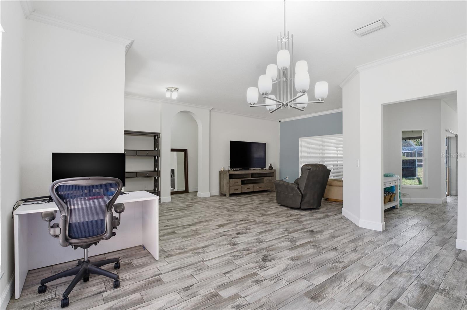 Image 8 of 51 For 20000 Harvie Lane