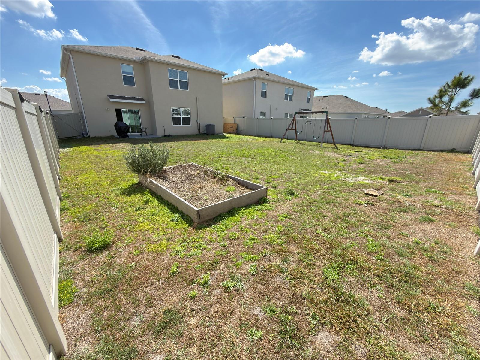 Image 32 of 35 For 33333 Field Maple Loop